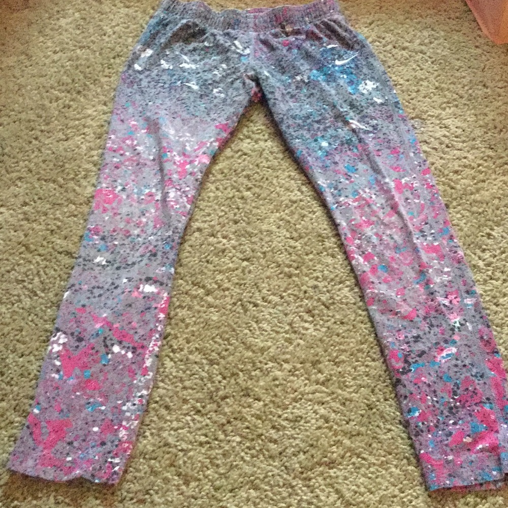 Spotted colored pants from Nike